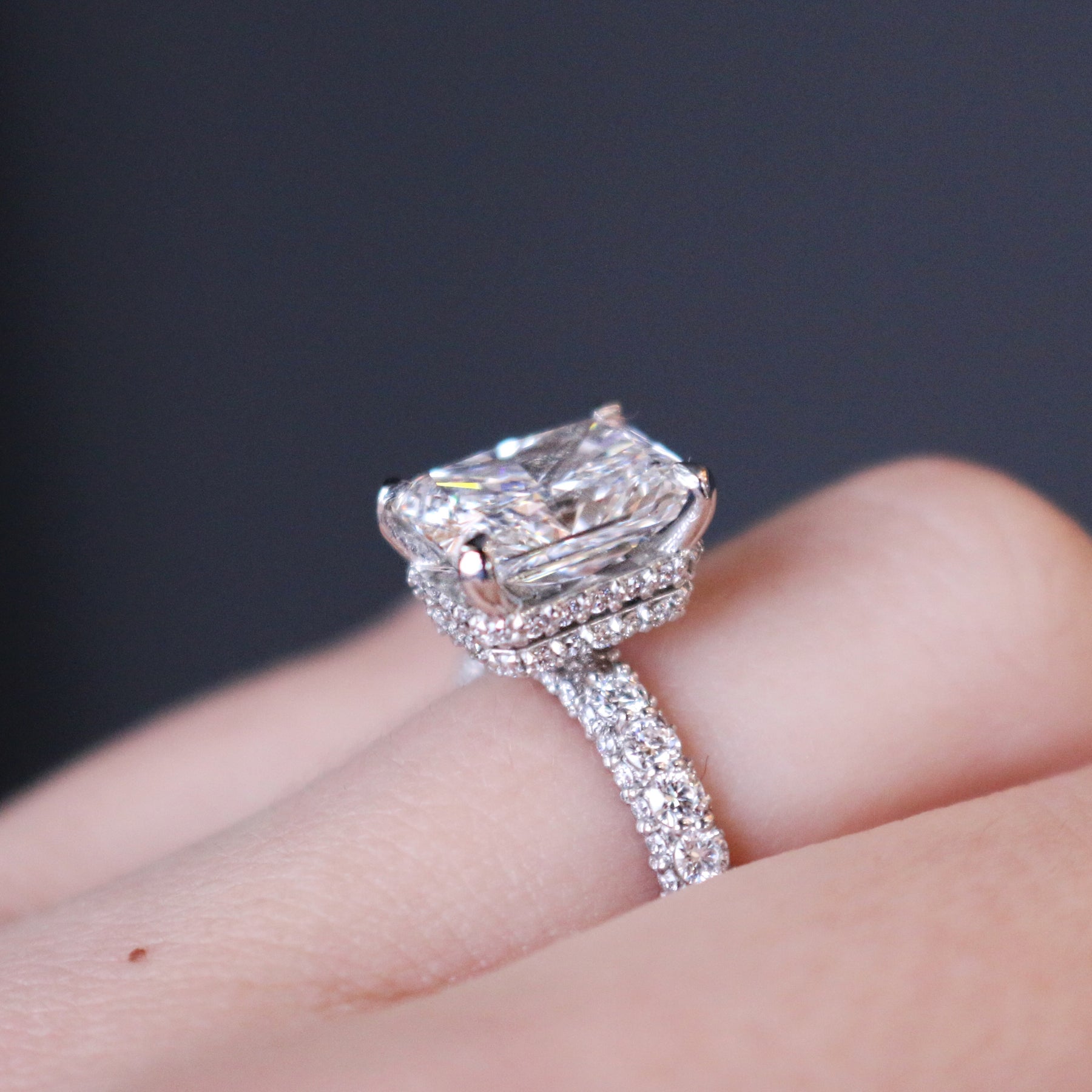 Fine Wedding Ring with Diamond